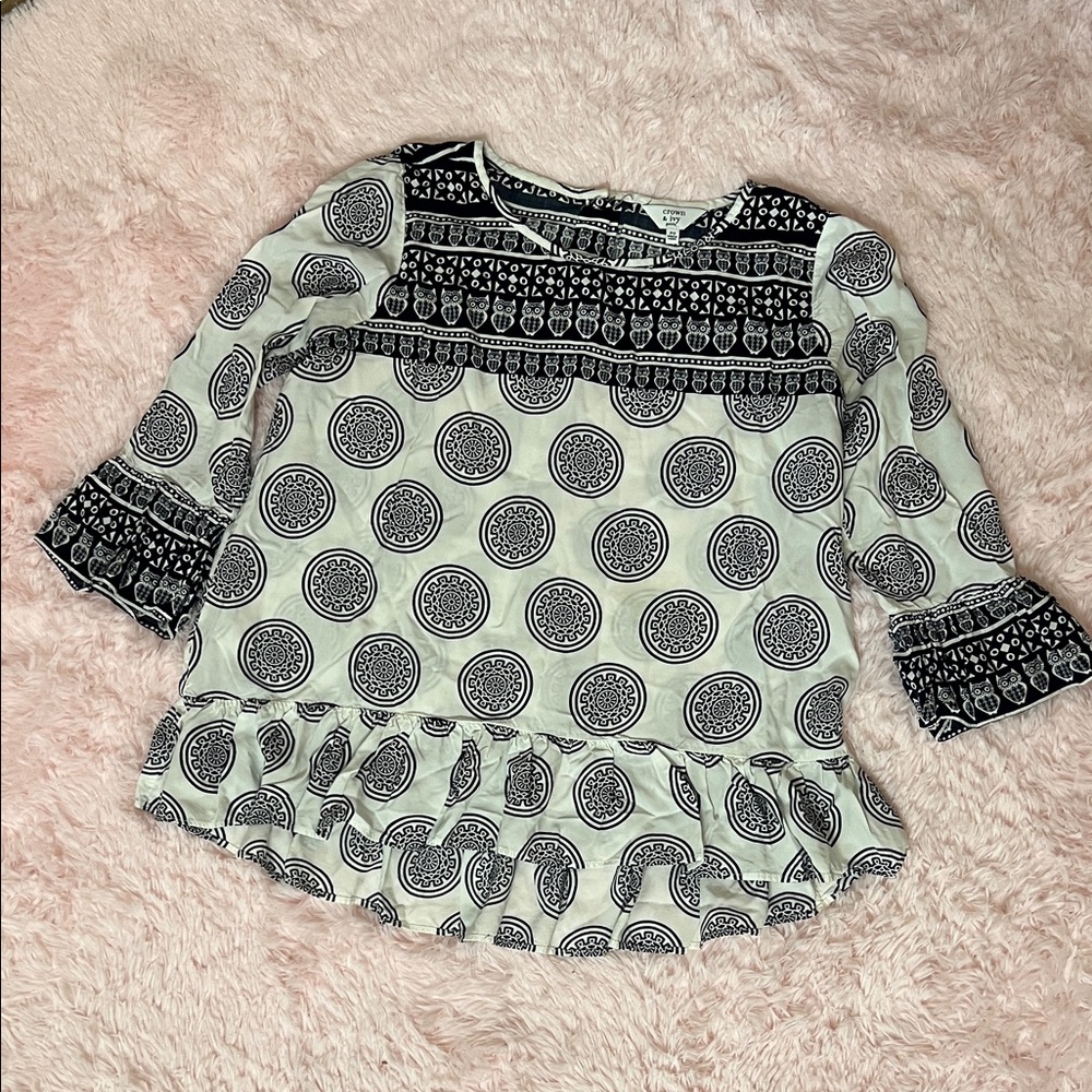 Crown & Ivy Black and White Patterned Blouse